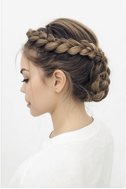 
Half Up Bubble Braid Hairstyle