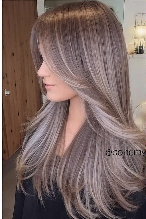 Long Straight Layers with Mirror