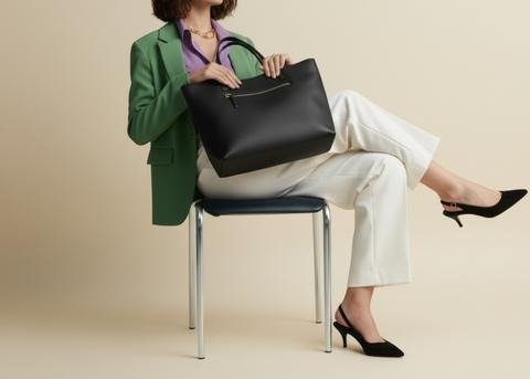 The-Structured-Leather-Tote

