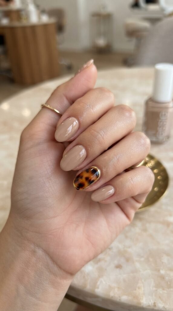 Classic Tortoiseshell Accent Nail Art